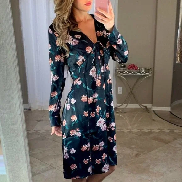 Reposhed! Chelsea28 Black Tie Knee Length Floral Dress - Picture 11 of 11